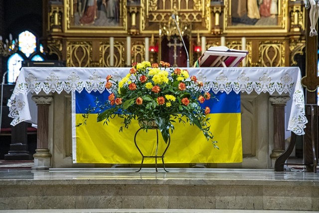 W trakcie mszy w rybnickiej Bazylice modlono się o pokój na Ukrainie i całym świecie.