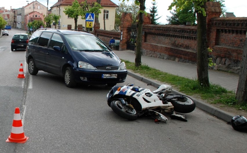 Wypadek w Gniewie. Ranny motocyklista w szpitalu i... bez prawa jazdy