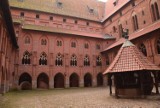 Malbork. Zwiedzanie zamku w ramach akcji dla seniorów. Godzinny spacer za 15 złotych 