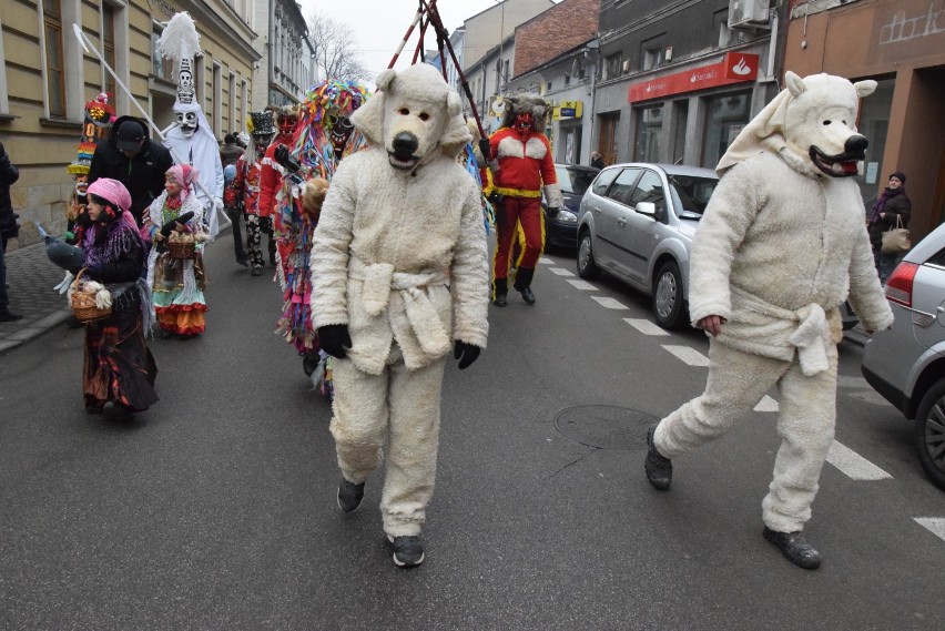 Korowód organizowany w ramach Żywieckich Godów to coś, co...