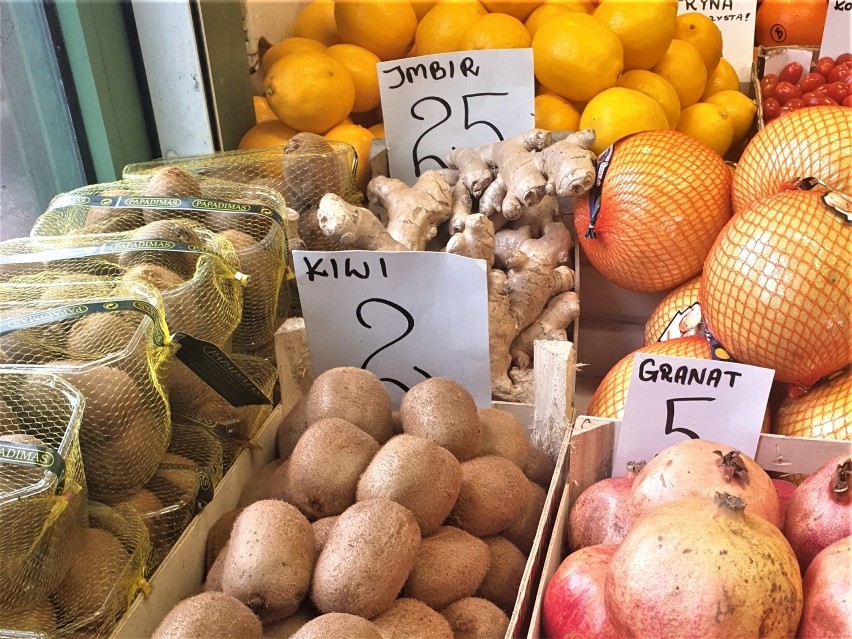 Na rynku warzyw panuje bałagan, bo sprzedawcy nie mają...