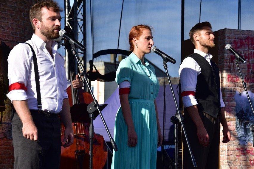 Koncert piosenek powstańczych w wykonaniu zespołu Sonanto z...