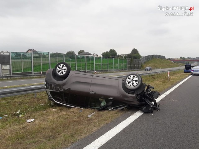 Cztery osoby zostały ranne w wypadku na A1 w Połomi