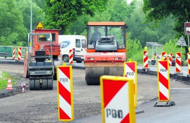 Polepszy się stan nawierzchni na w sumie 30 kilometrach w różnych gminach na terenie powiatu żnińskiego. Więcej w tekście niżej.