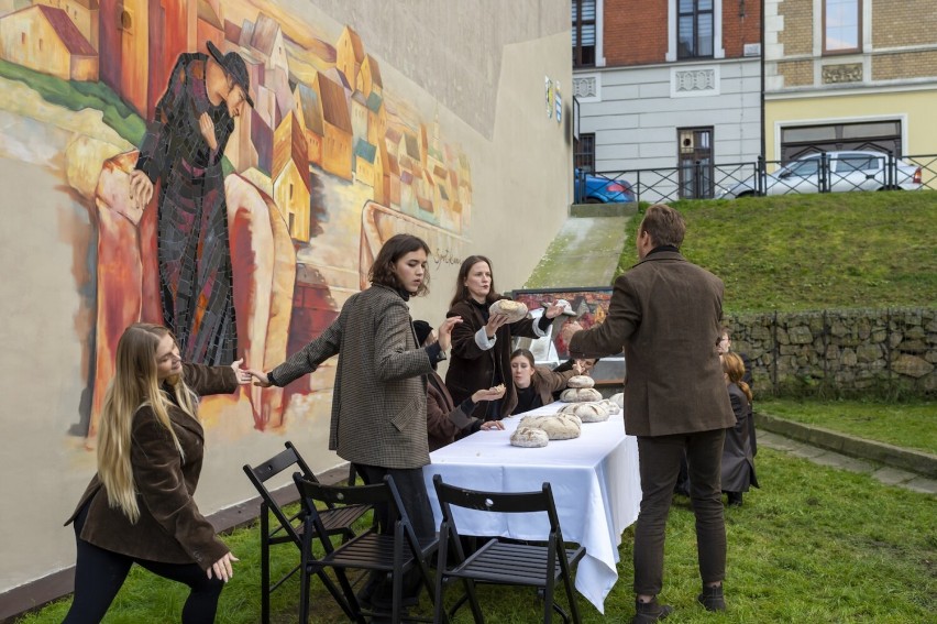 Bytom: Przy skwerze Spotkania powstał mural inspirowany twórczością Brunona Schulza