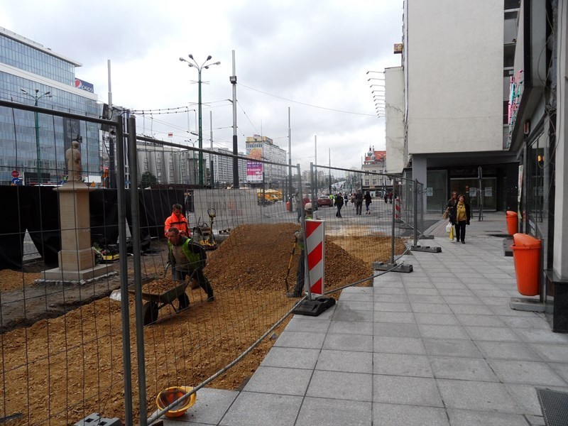 Przebudowa centrum Katowic - naprawa płyt na ulicy św. Jana