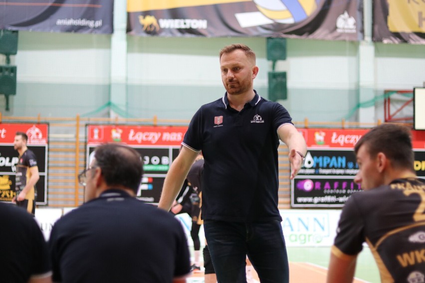 Siatkarze WKS Wieluń przełamali złą passę. Pokonali we własnej hali Volley Jelcz-Laskowice za trzy punkty ZDJĘCIA