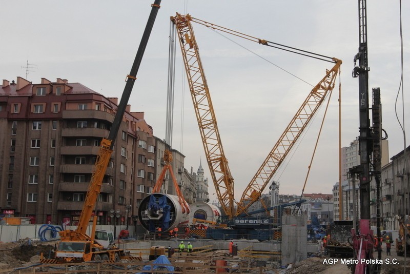 Dwie tarcze TBM będą drążyć tunel II linii metra od strony Pragi od środy [ZDJĘCIA]