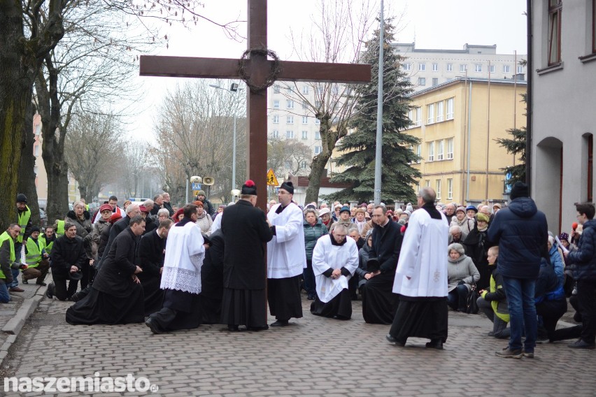 Droga Krzyżowa na ulicach Grudziądza [wideo, zdjęcia]