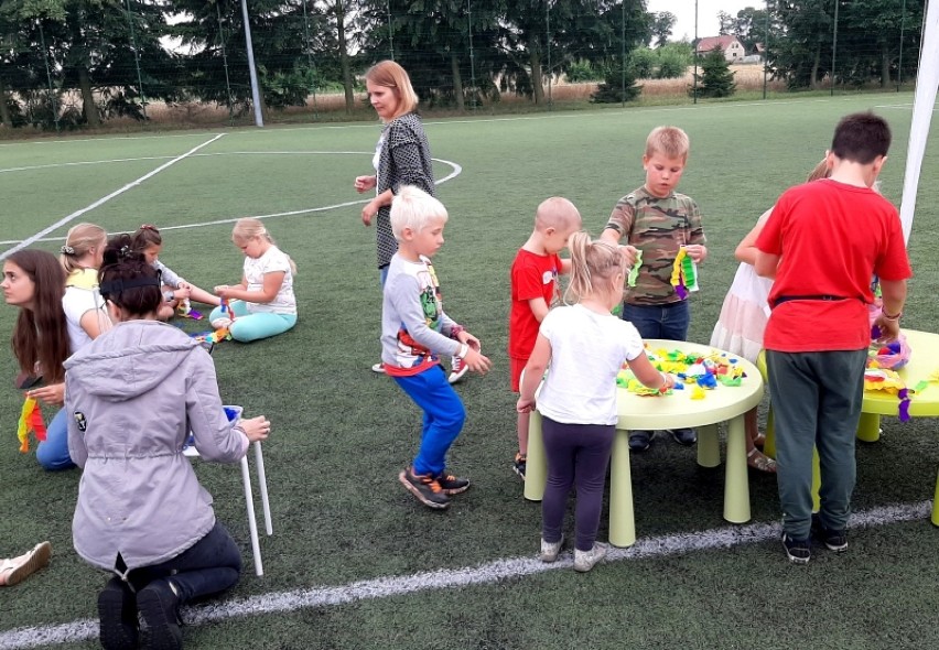 Leszno. „Angielski pod chmurką”, czyli połączenie zajęć ruchowych z językiem angielskim w gm. Włoszakowice [ZDJĘCIA]