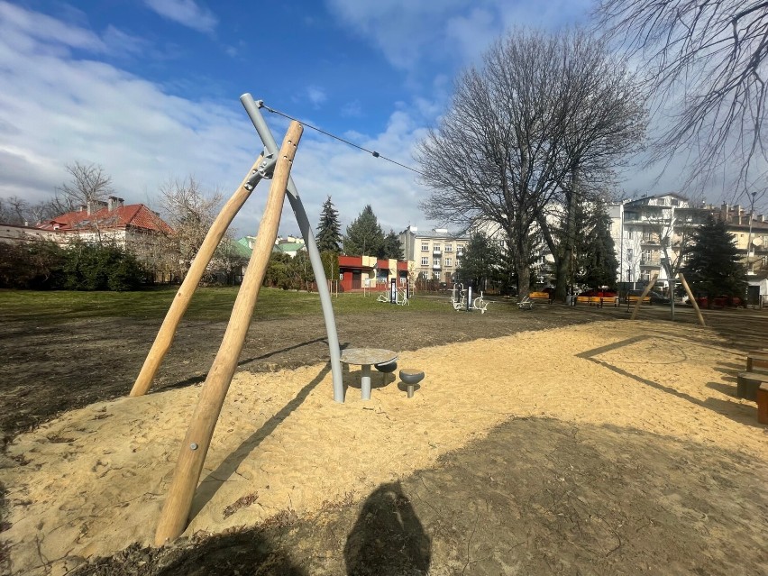 Ogródek Jordanowski jest już po odnowie. Wśród atrakcji jest między innymi tyrolka (ZDJĘCIA)