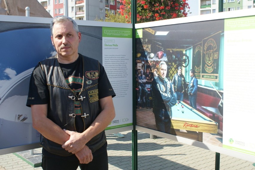 Wystawę plenerową Dąbrowianie 2016 można zobaczyć na placu...