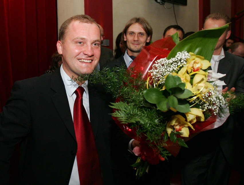 26 listopada 2006

32-letni Piotr Krzystek dowiedział się...