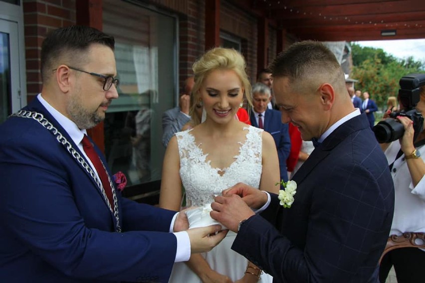 Polkowice: Piękna uroczystość ślubna w plenerze