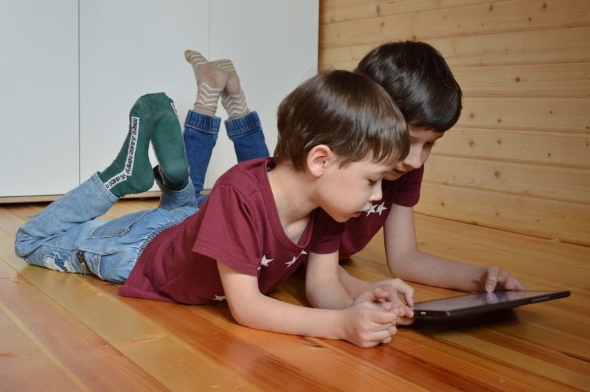 Dzieci w sieci: niebezpieczeństwa czyhające w internecie