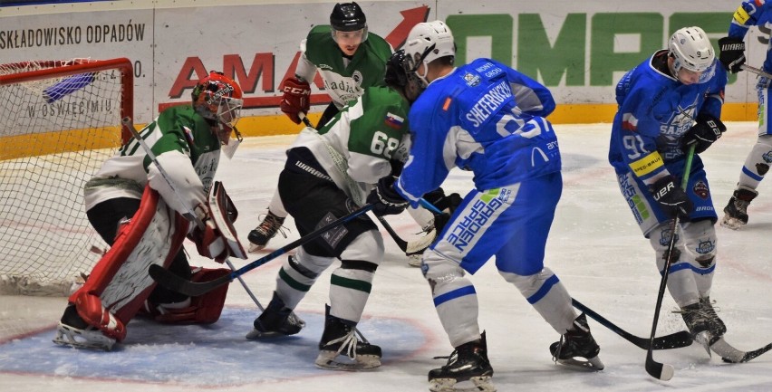 Hokej, EUHL: Sabers Oświęcim - Gladiators Trencin 6:7.