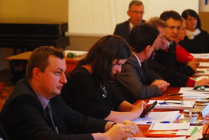 Sesja Rady Miejskiej w Jarocinie: Radni obradują w ratuszu
