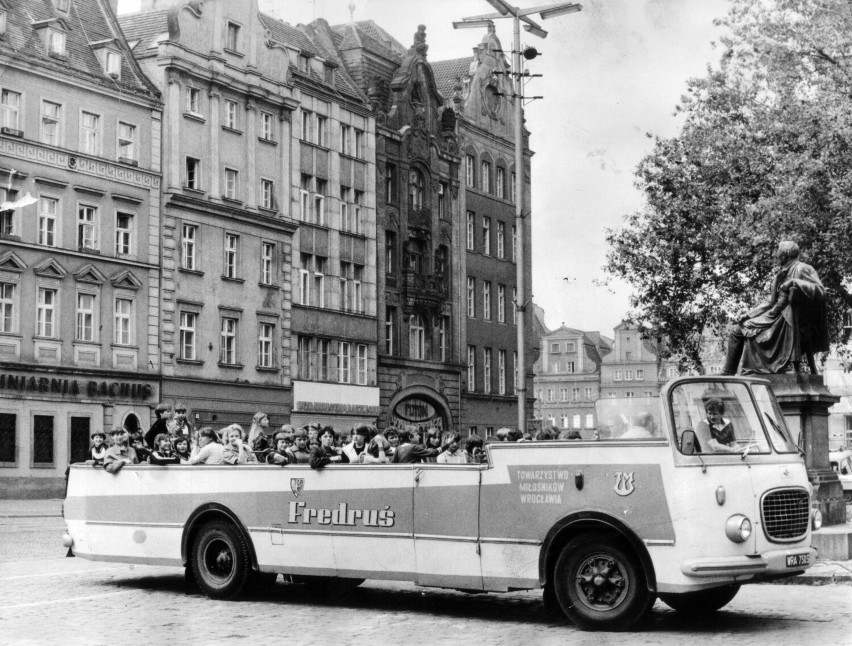 Komunikacja w dawnym Wrocławiu. Zobaczcie czym jeździliśmy! 