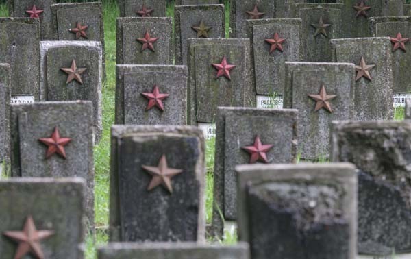 Czy  znicze pojawią się w niedzielę na Cmentarzu Żołnierzy Radzieckich w Gliwicach?