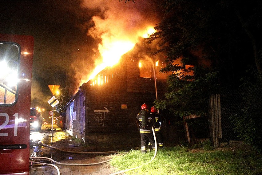Na Łagiewnickiej w Łodzi spłonął drewniany dom