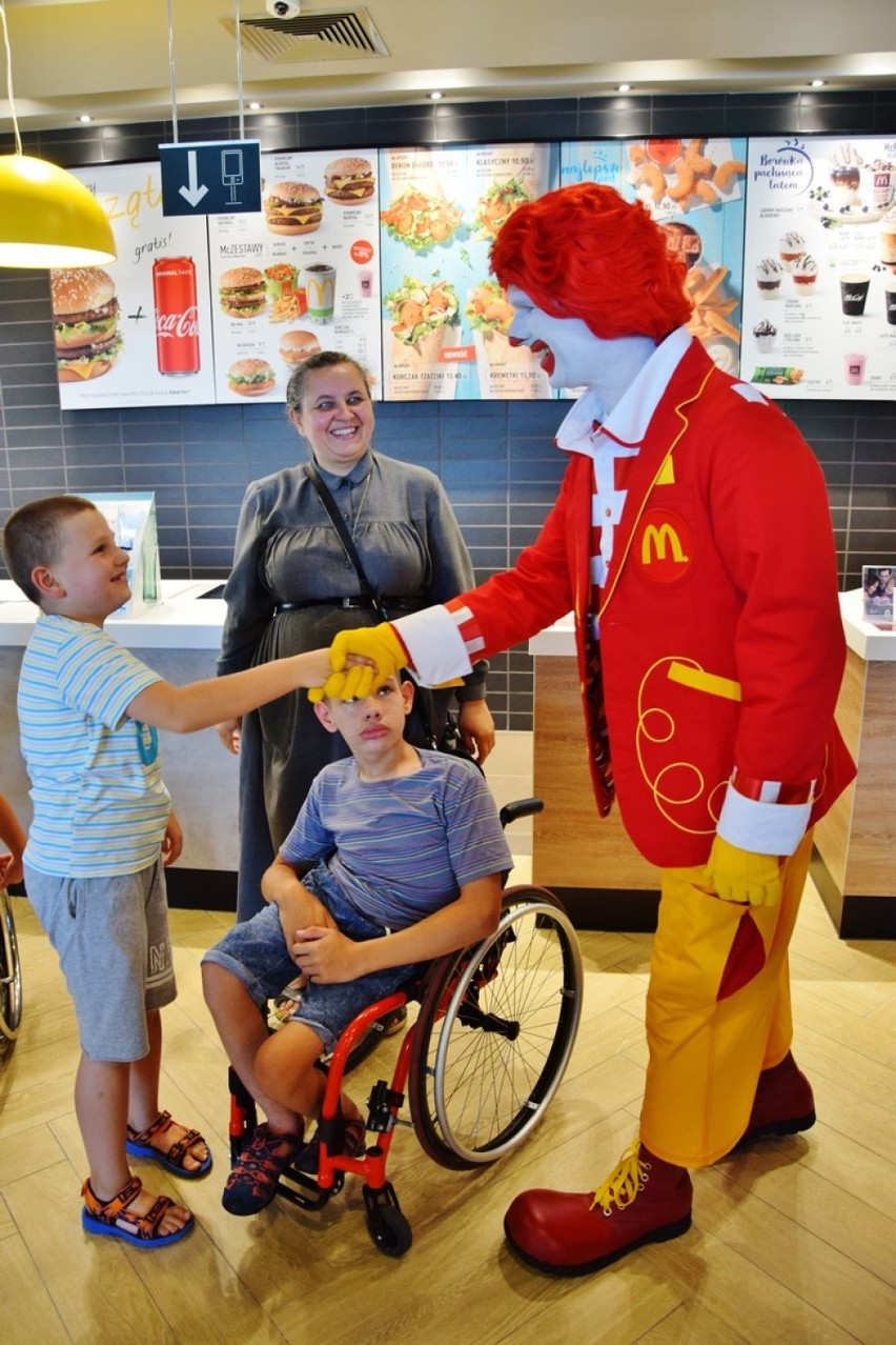 Otwarcie McDonald's w Sieradzu. Jest to 404. lokal tej sieci w Polsce (zdjęcia)