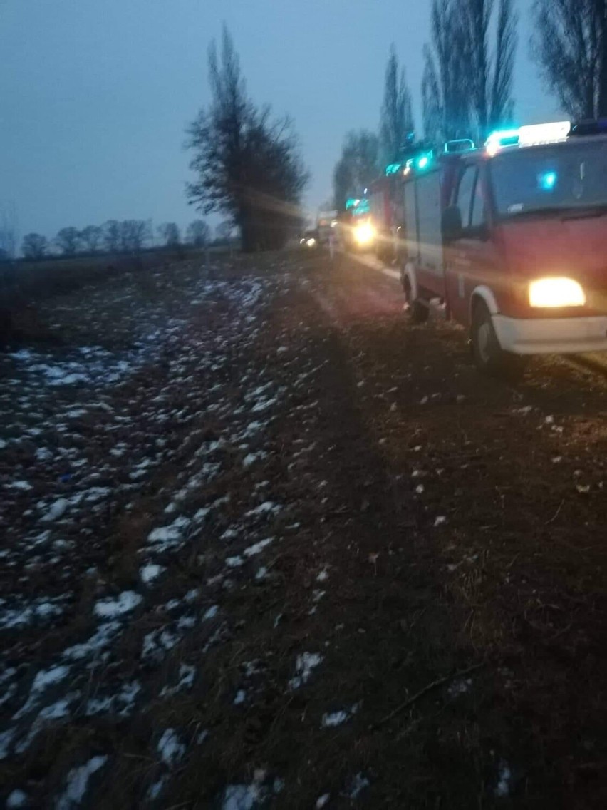 Karambol pięciu pojazdów na DK25 na granicy powiatu oleśnickiego. Lądował śmigłowiec LPR!