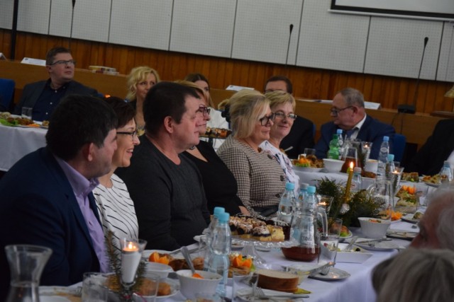 Powiat nowodworski. Żuławscy rolnicy spotkali się na tradycyjnym spotkaniu opłatkowym. Jak co roku wigilię zorganizowali przedstawiciele Pomorskiej Izby Rolniczej i Pomorskiego Oddziału Doradztwa Rolniczego.