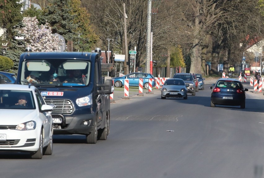 Piesi nie czują się bezpieczni na remontowanej ulicy Modrej