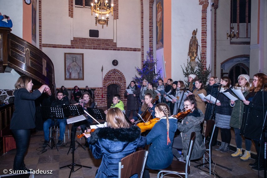 Koncert zespołu Wieczernik i ich gości w kościele św. Jana 