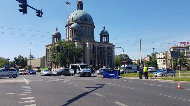 Śmiertelny wypadek na rondzie Solidarności w Łodzi