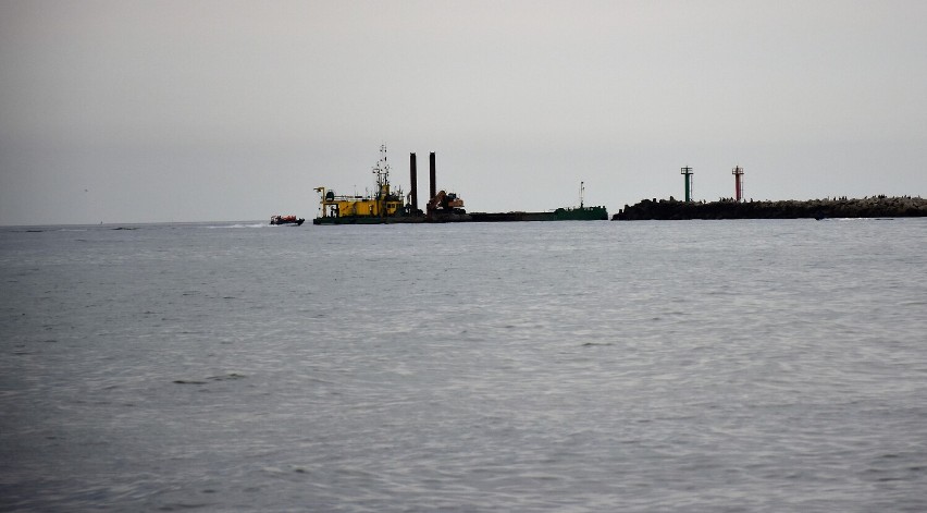 Bałtyk - pogłębianie toru wodnego portu Darłowo - sierpień 2023