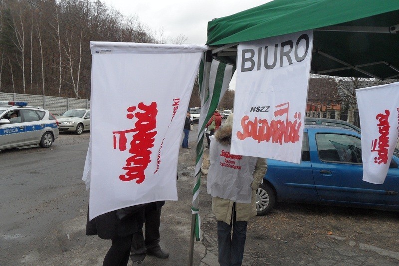 Częstochowa. Pikieta Solidarności pod siedzibą Makaronów...