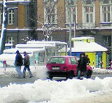 Tarnów: na osiedlach pracują pługi