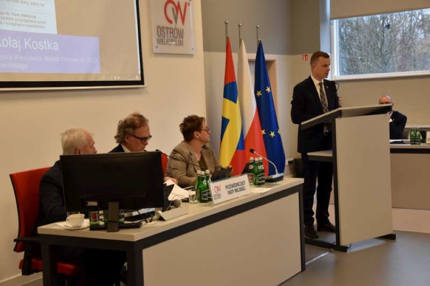 Ostrowscy radni apelują do premiera Mateusza Morawieckiego i innych rządzących