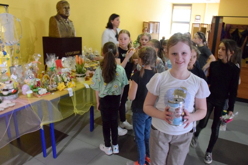 W szkole muzycznej w Kielcach wystartował Kiermasz Ozdób Wielkanocnych. Zebrane pieniądze pomogą w walce z chorobą maleńkiej Malinki