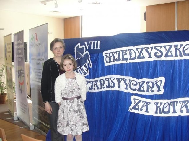 Uczennica p.Doroty Szczepaniak, Joanna Rutkowska zdobyła II miejsce w VIII Międzyszkolnym Konkursie Pianistycznym pod nazwą &#8222;Za kotarą&#8221;, który obył się w Lesznie.