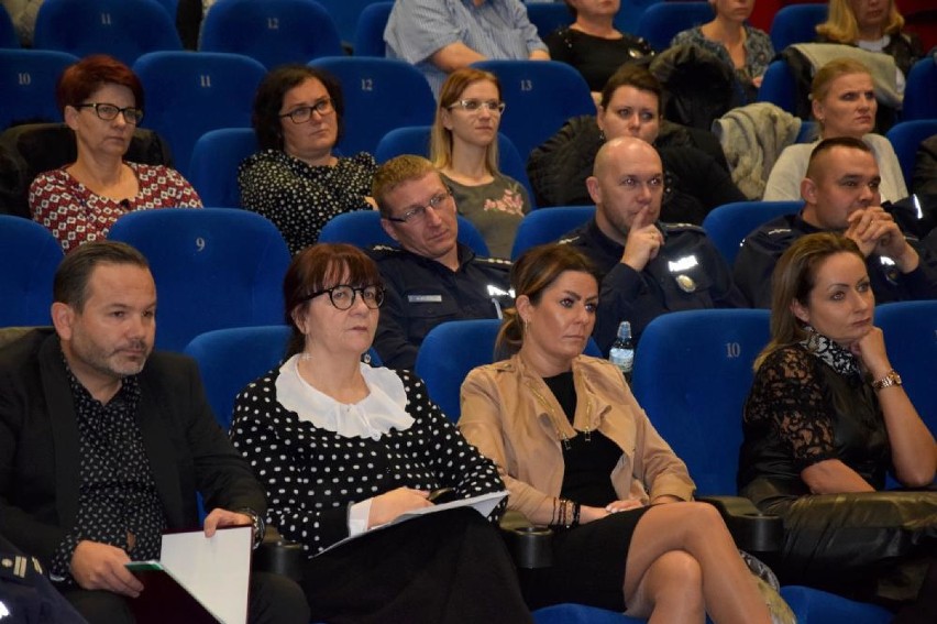 Chodzież: Konferencja o przemocy w rodzinie. Rozmawiano o prewencji i pomocy ofiarom (FOTO)