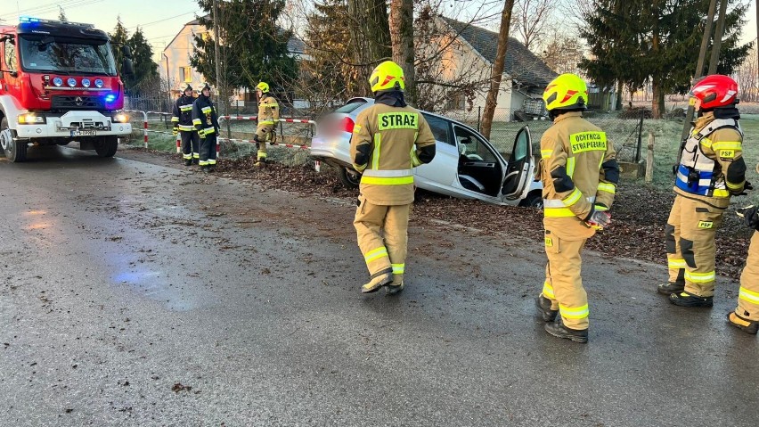 Na miejscu interweniowały służby: straż pożarna, policja,...