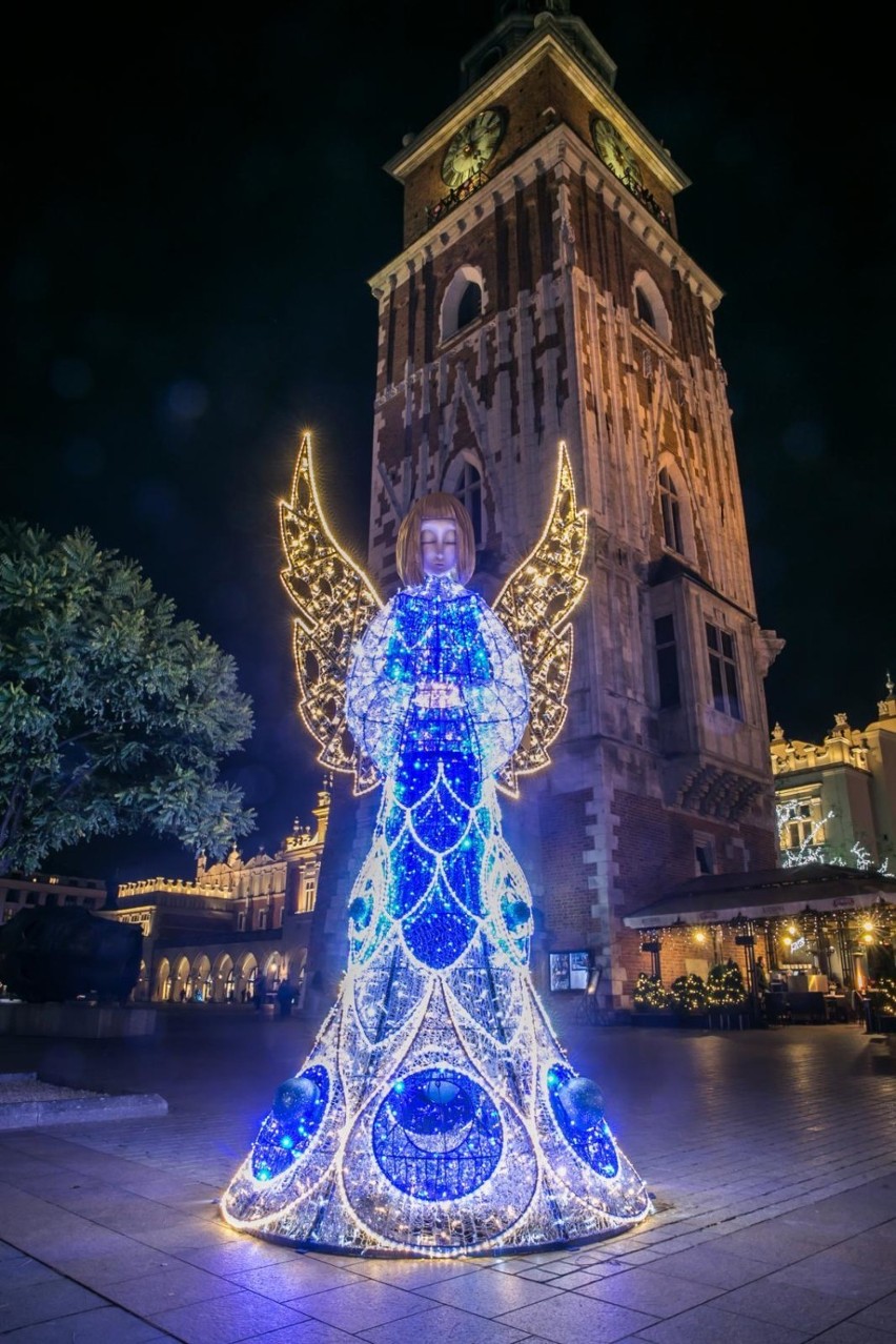 Świąteczne iluminacje w miastach robią wrażenie.