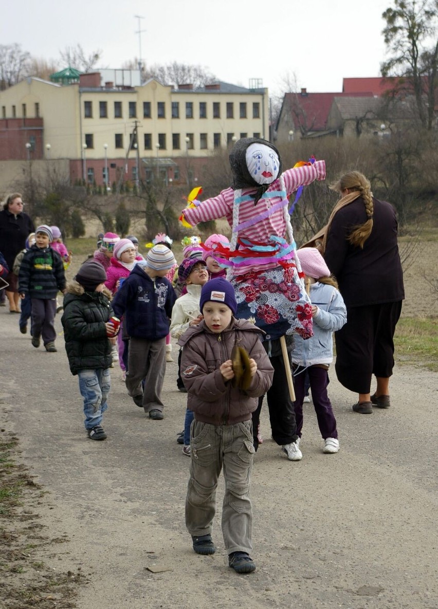 Maluchy z przedszkola &quot;U Reksia&quot; pożegnały zimę