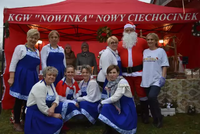 Panie z KGW "Nowinka" i rada sołecka z Nowego Ciechocinka zaprosili na pierwszy jarmark bożonarodzeniowy w Ciechocinku.