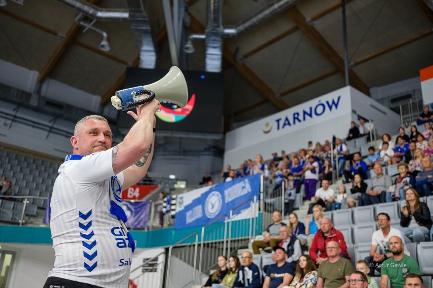 Doskonała atmosfera na trybunach Areny Jaskółka Tarnów. Szczypiorniści Unii po raz ostatni w sezonie zagrała przed własną publicznością