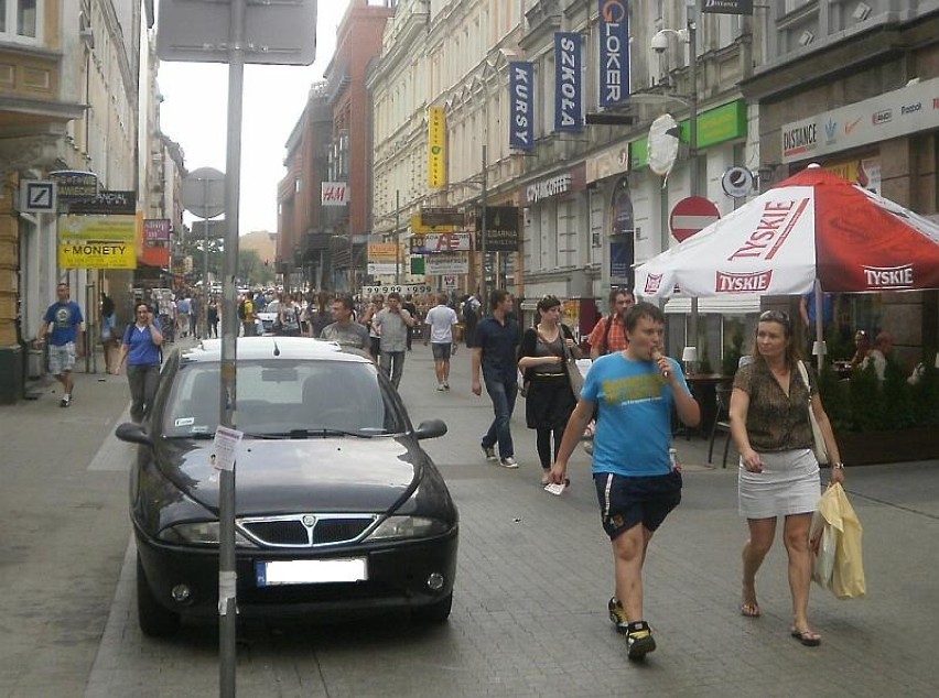 Czy ulica Półwiejska zostanie zamknięta dla ruchu blokadami,...