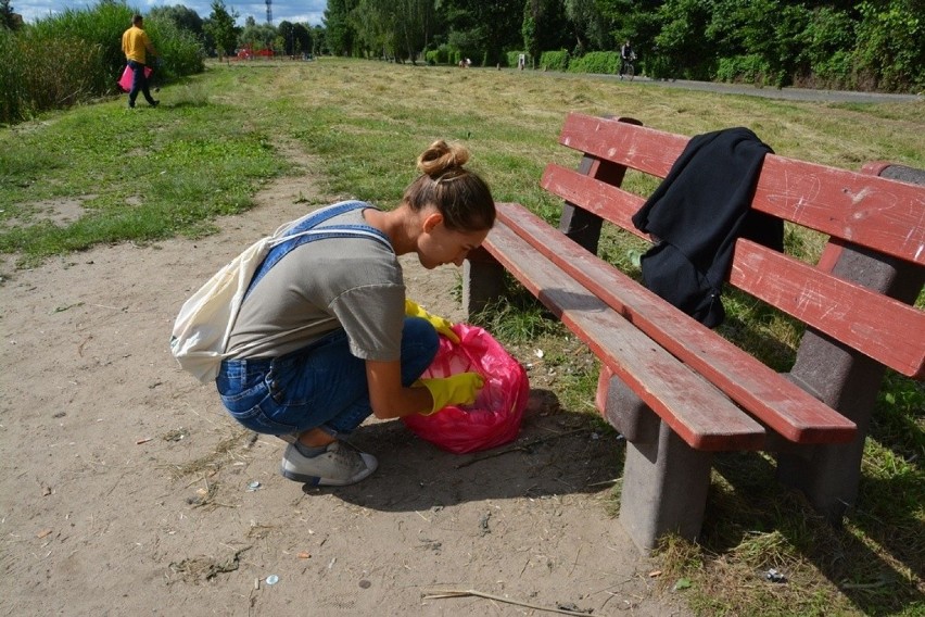 Kiedy park został posprzątany, wolontariusze mogli odpocząć....