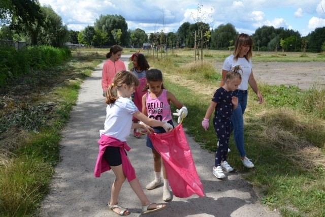 Kiedy park został posprzątany, wolontariusze mogli odpocząć. Jak mówili - mieli wielką satysfakcję, że miejsce to wypiękniało