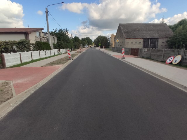Przebudowa ulicy Kolejowej to ostatni etap modernizacji drogi powiatowej nr 3090P Gizałki - Wierzchy. Główny odcinek - 5,488 km - został wyremontowany przez powiat pleszewski w 2011 r. za ponad 3 mln zł w ramach WRPO 2007-2013