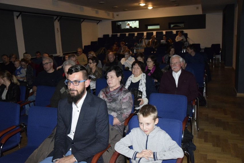 We wtorek, 10 grudnia w sali Kameralnej Centrum Kultury i...