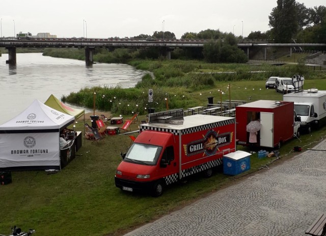 Pogoda pokrzyżowała plany konińskim miłośnikom food trucków