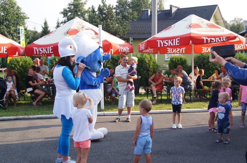 Pożegnanie lata w Zawadzie z pokazami strażaków i tańcem ze smerfami! ZOBACZ ZDJĘCIA