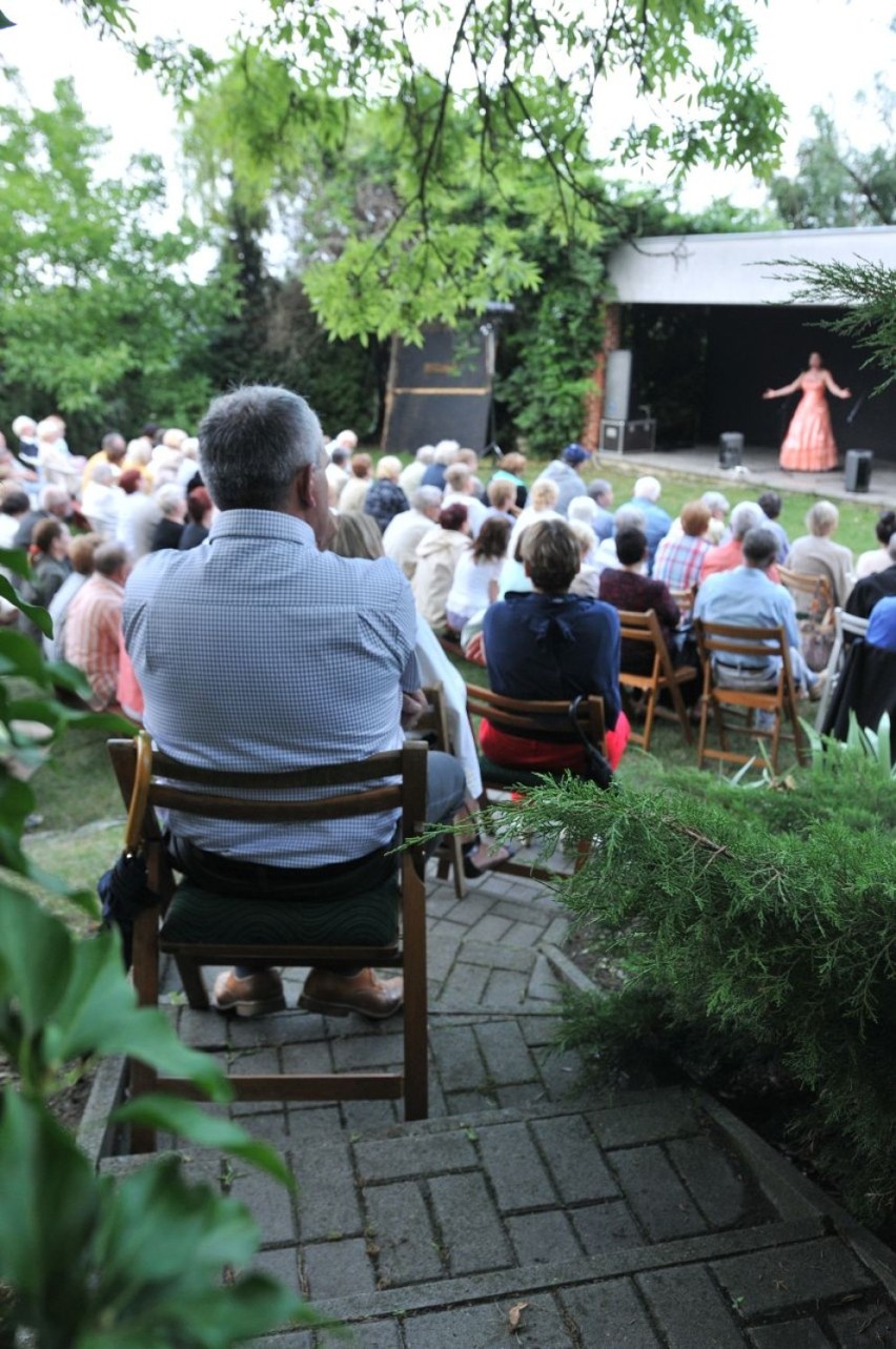 Śrem: operetka i musical za willą ŚOK. Koncert z cyklu "......